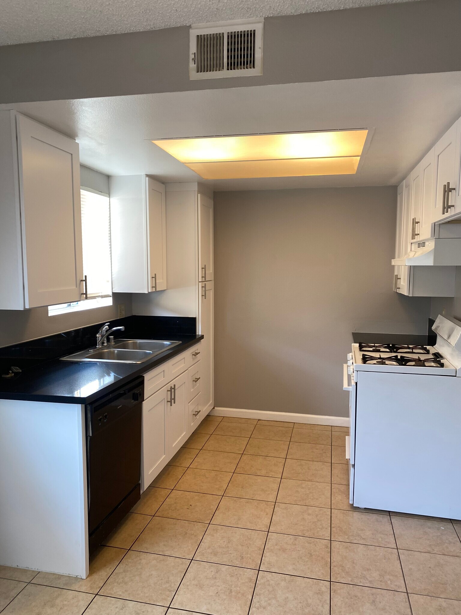 Building Photo - 2410 S Nancy St