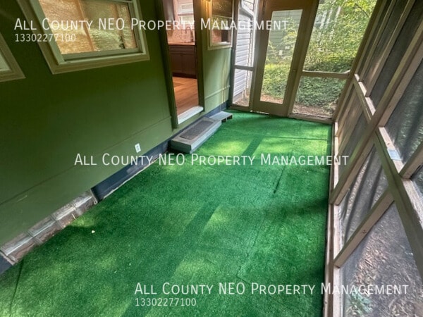 Building Photo - 700 Lafayette Dr