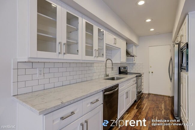 Building Photo - 1 br, 2 bath Condo - 7260 Hillside Avenue,...