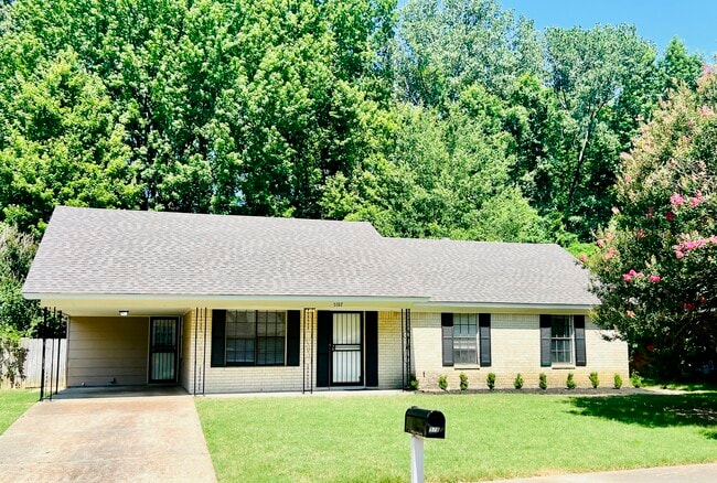 Primary Photo - 5787 Cedar Bay Dr