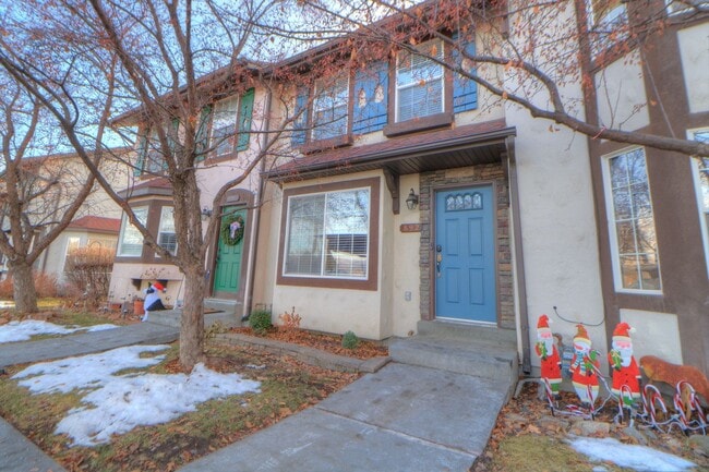 Building Photo - Pet Friendly! Cute 2 Bedroom 1.5 Bath in Midway!!