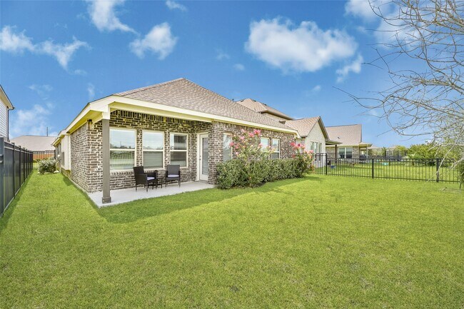 Building Photo - 562 Long Beach Bay Dr