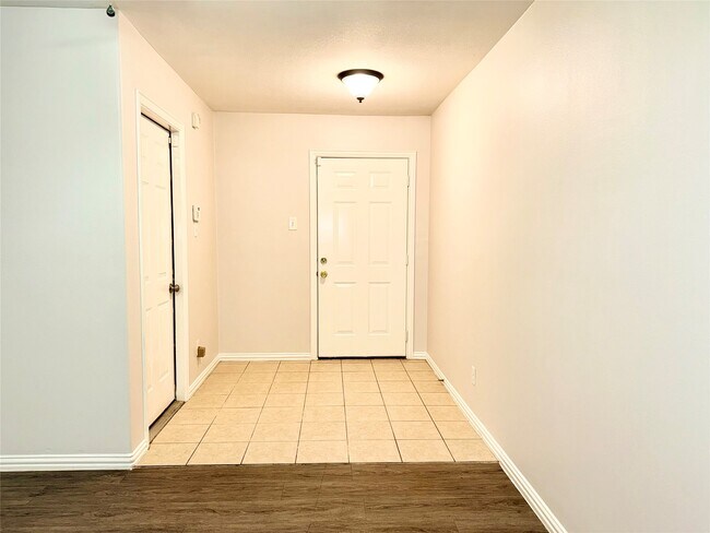 Building Photo - 12505 Venus Park Ln