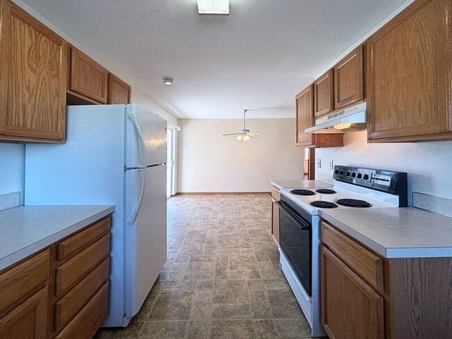 Building Photo - 882 Smith St