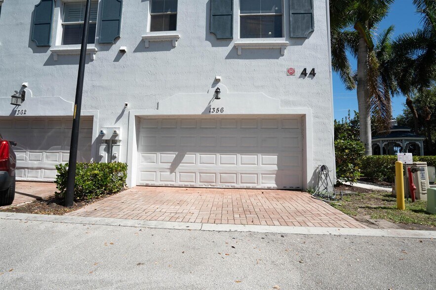 Building Photo - 1356 Piazza Pitti