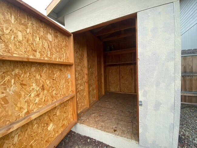 Building Photo - 3 Bedroom 2 Bathroom Home for Rent!