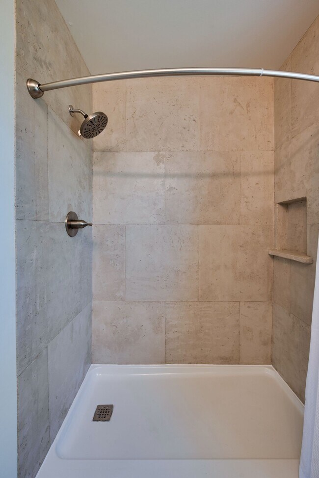 Building Photo - 534 Wanda Dr