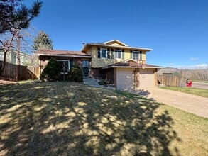 Building Photo - Stunning Morrison 3 bed/2 bath Corner Lot