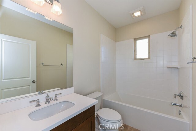 Building Photo - 67 Elmdale