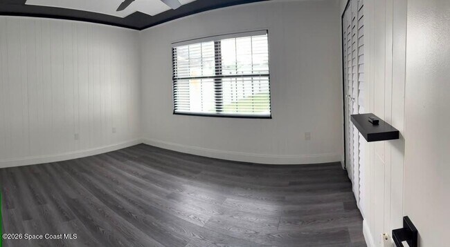 Building Photo - 6050 Mangrove St