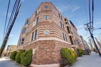 Building Photo - 531 Jefferson St