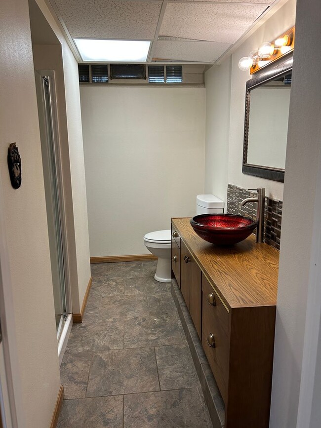 Building Photo - Cozy Single Family House for Rent