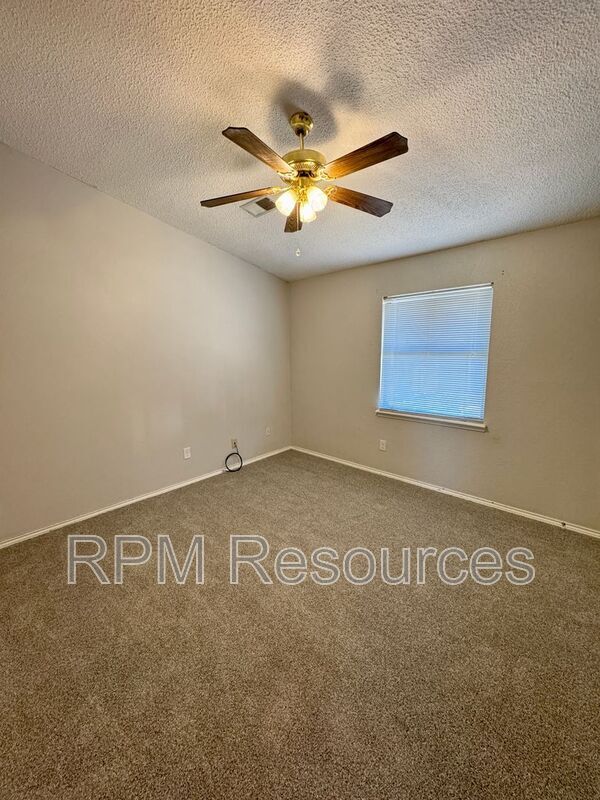 Building Photo - 8317 Woodhue Dr