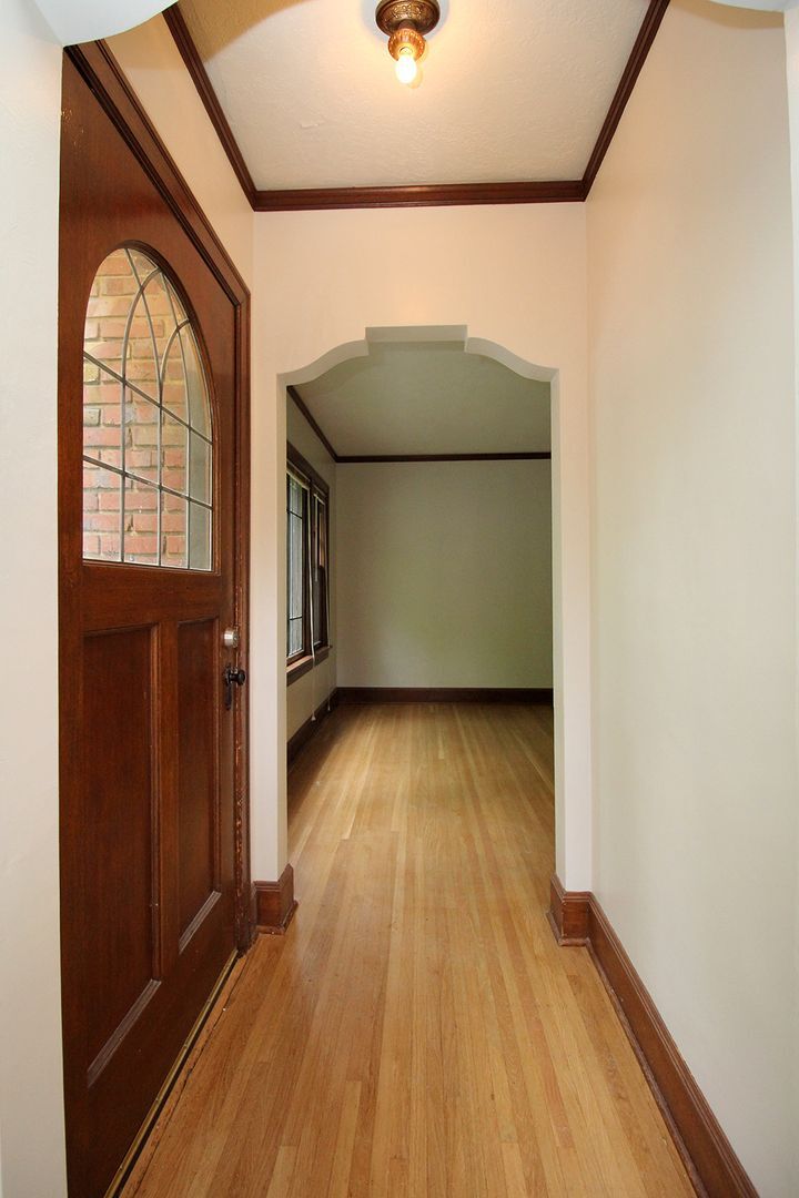 Building Photo - 2904-2914 SE Washington St & 606 SE 29th Ave