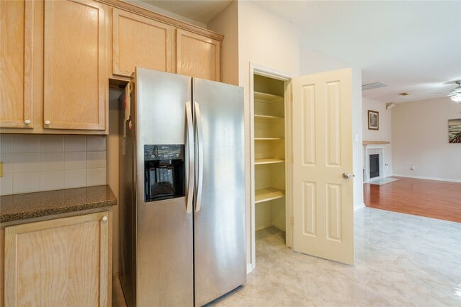 Building Photo - 2 Mystic Glade Ct