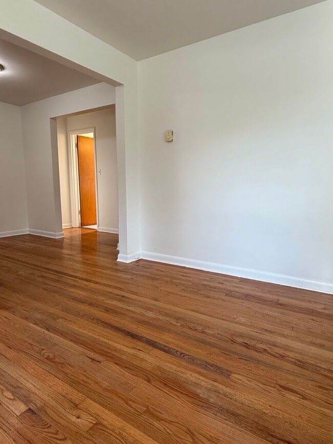 Building Photo - 1535-1537 California Ave SW (OTP)