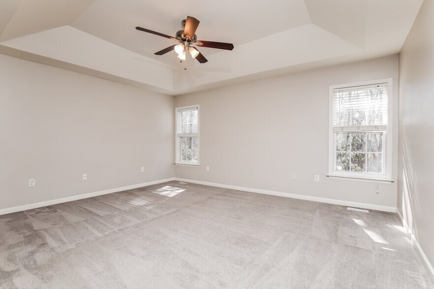 Building Photo - 305 Occidental Dr