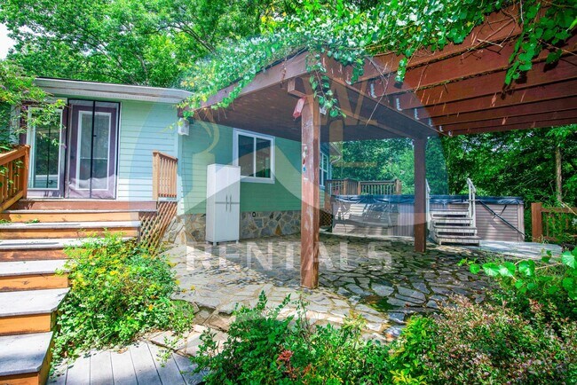 Building Photo - 84 Loveland Vis