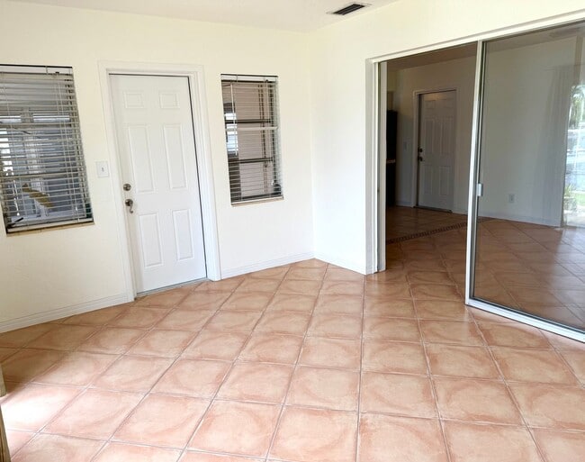 Building Photo - Waterfront Home for Rent – 2BR/2.5BA + Doc...