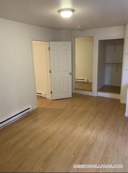 Building Photo - 2 Shepherd Ave