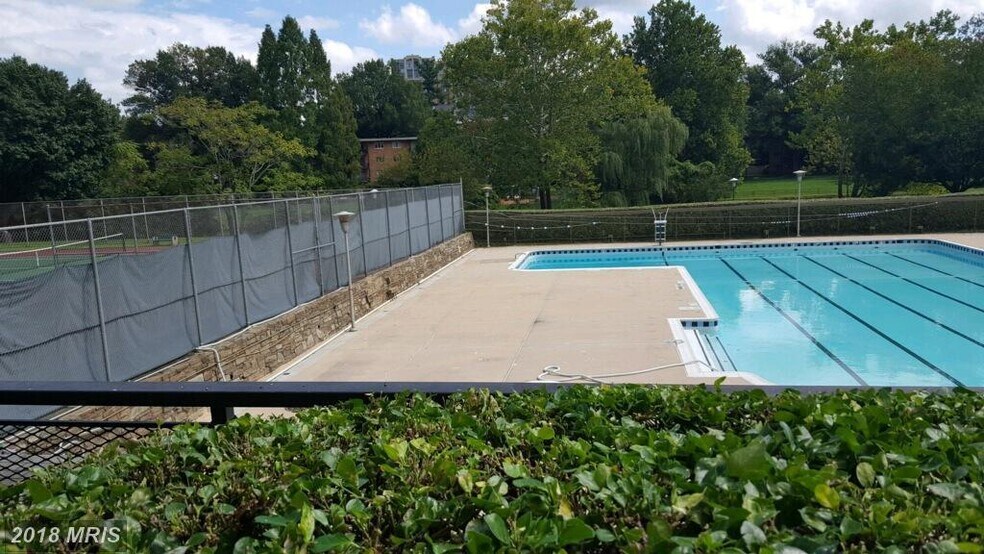 Building Photo - 10500 Rockville Pike