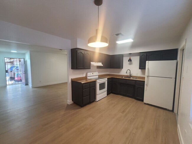 Building Photo - 4532 E Caballero Cir