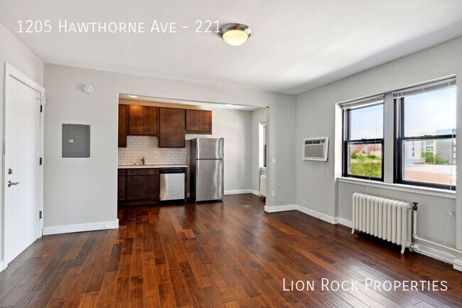 Building Photo - 1205 Hawthorne Ave