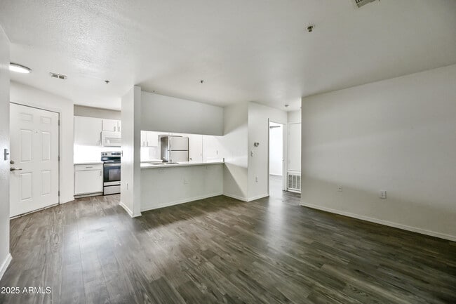 Building Photo - 3065 N 67th Ave