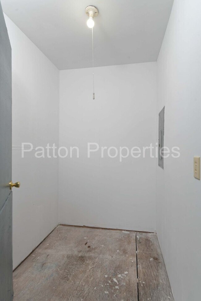 Building Photo - 104-106 Cherry Hall Drive - Outside CoC - TMS#004330-02-018