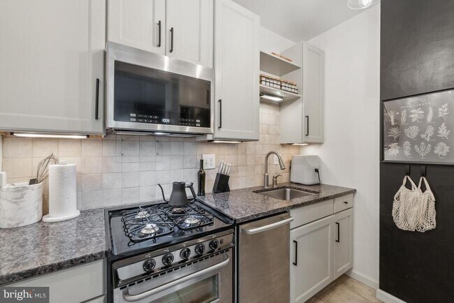 Building Photo - 1711 Massachusetts Ave NW