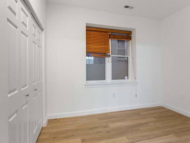 Building Photo - Charming 2BR/2BA Condo Near U Street with Modern Finishes and Prime Location