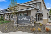 Building Photo - 3 Bed 2.5 Bath 2 Car Garage Town Home in B...