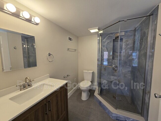 Building Photo - 927 Neuhoff Ln