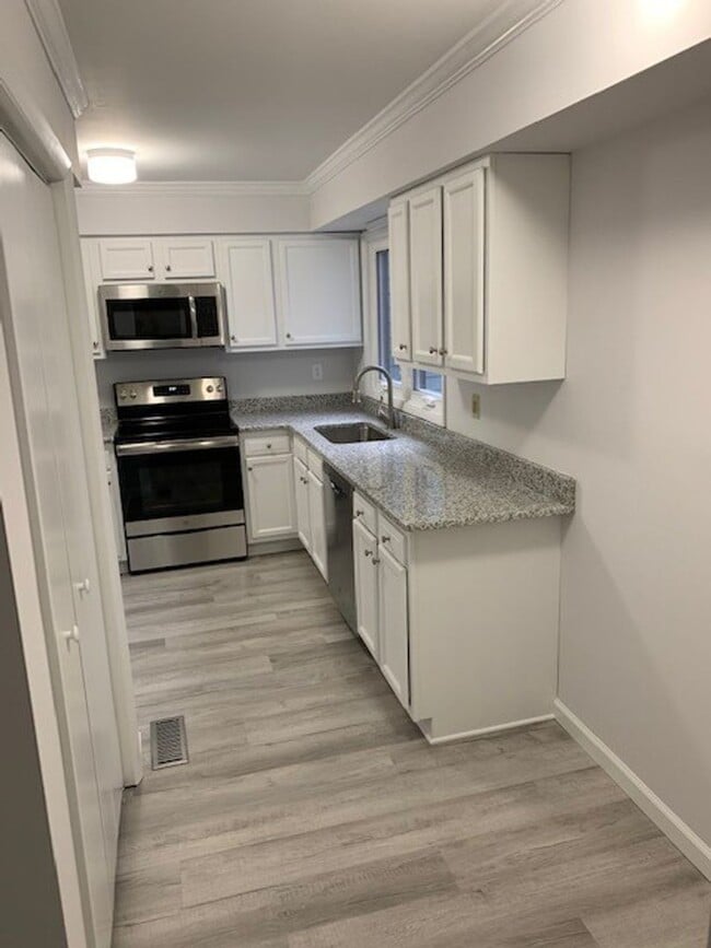 Building Photo - 2 Bed 2 Bath in Fox Fire