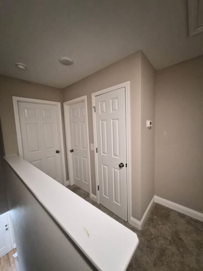 Building Photo - 187 Loren Rd