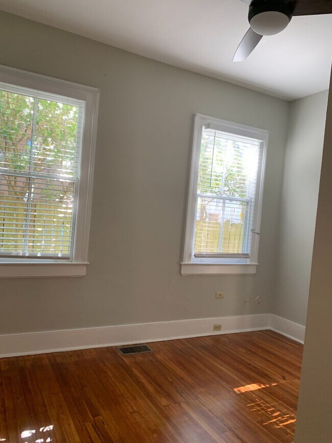 Building Photo - 122 St Philip St