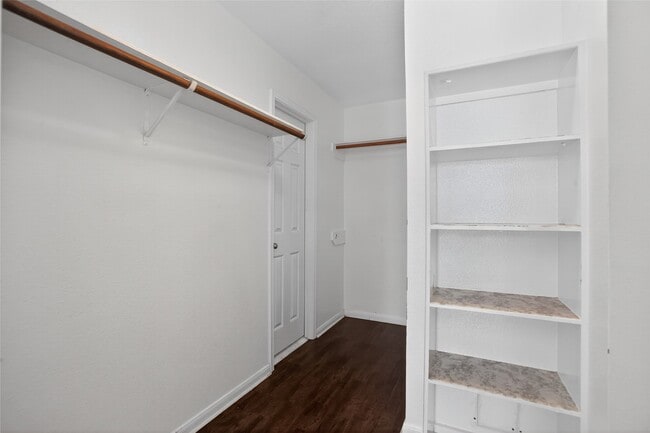 Building Photo - 20615 Valley Wells Dr