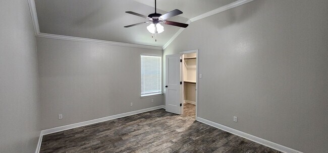 Building Photo - 2 bed/2 bath Duplex near Bunny Trail