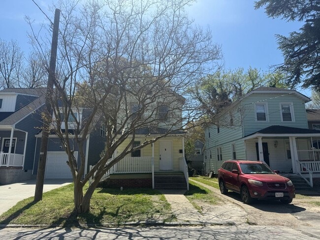 Building Photo - ***RENT READY~4 Bed RENOVATED 2 story house/w/ downstairs bedroom/Granite countertops