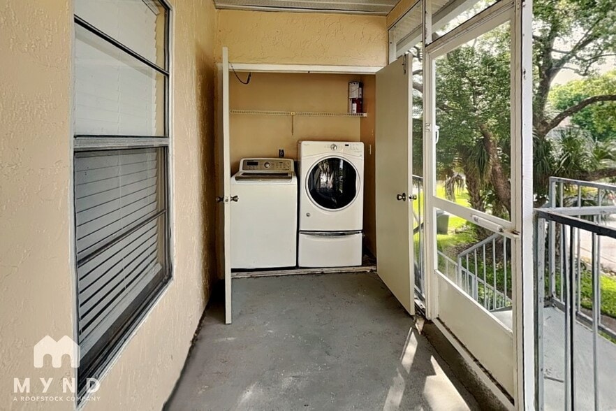 Building Photo - 107 Northlake Dr
