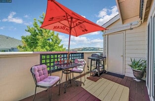 Building Photo - 1201 Glen Cove Pky