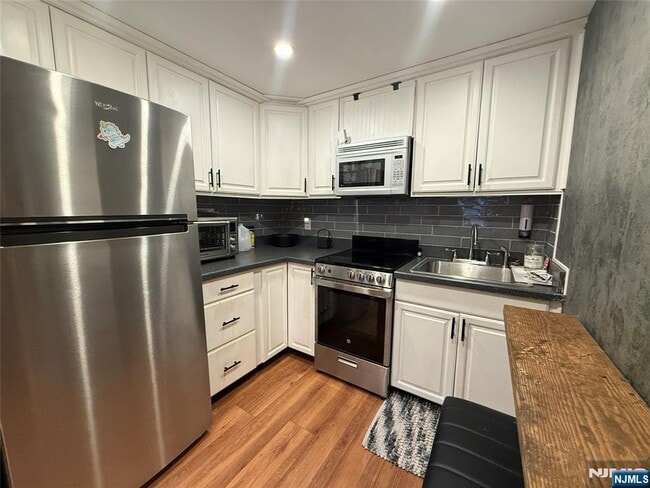 Building Photo - 42 Willow Wood Ct