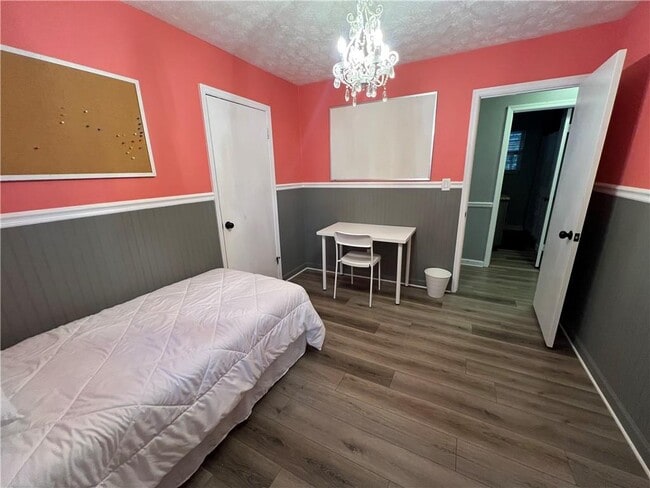 Building Photo - 130 Shaw Dr