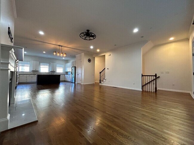 Building Photo - 951 Opelousas Way