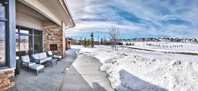 Building Photo - 5895 Dakota Trail
