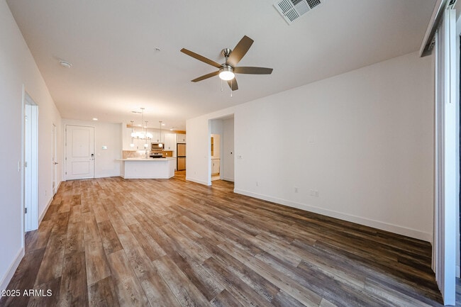 Building Photo - 2511 W Queen Creek Rd