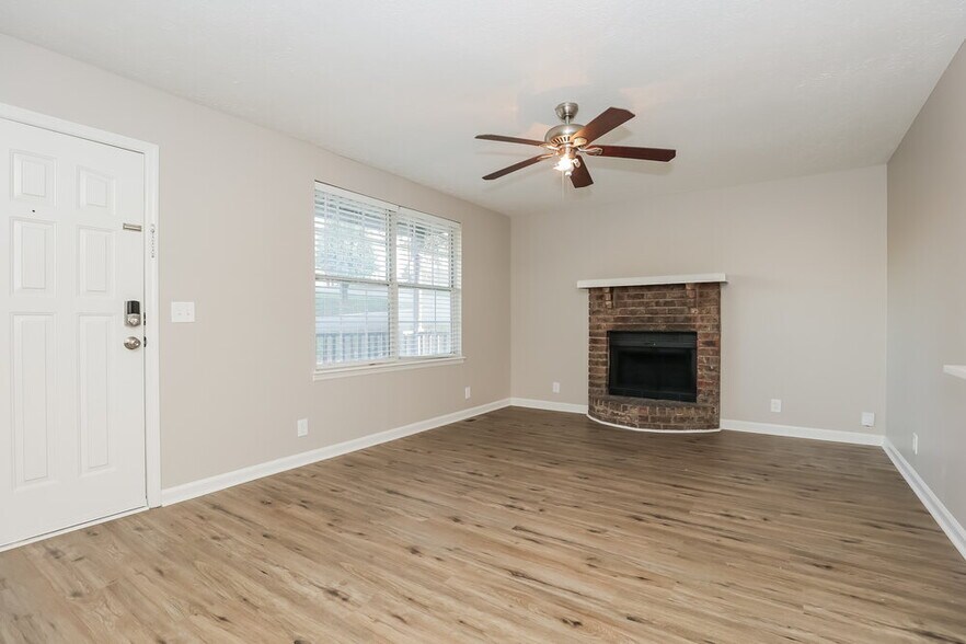 Building Photo - 701 Bayswater Cir