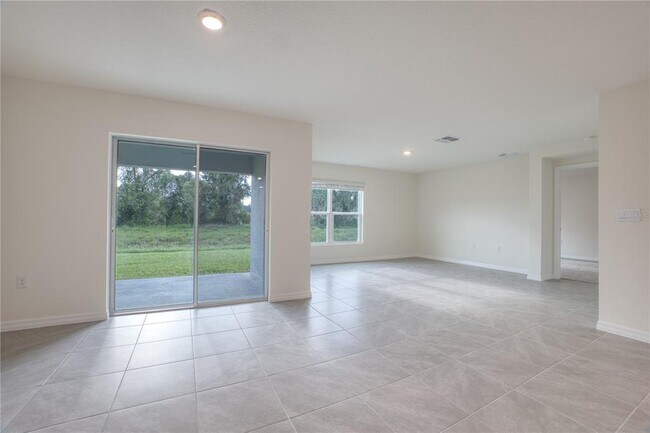 Building Photo - 15832 SE 101 Ave