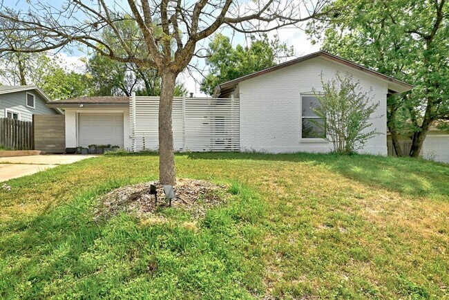 Primary Photo - 5303 Gladstone Dr