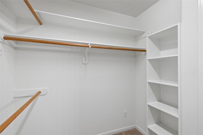 Building Photo - 107 W Burberry Cir